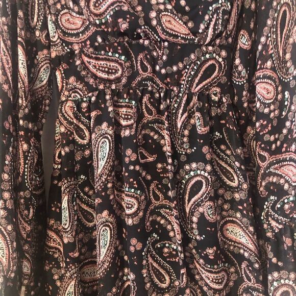 Betsy Johnson Bambi Black/Pink Paisley Ruffle Hem Vneck Flared Bell Sleeve Sz 10 - Picture 2 of 6